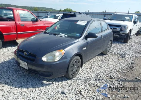 2007 Hyundai Accent Gs z USA, uszkodzony, nr VIN KMHCM36C17U048903